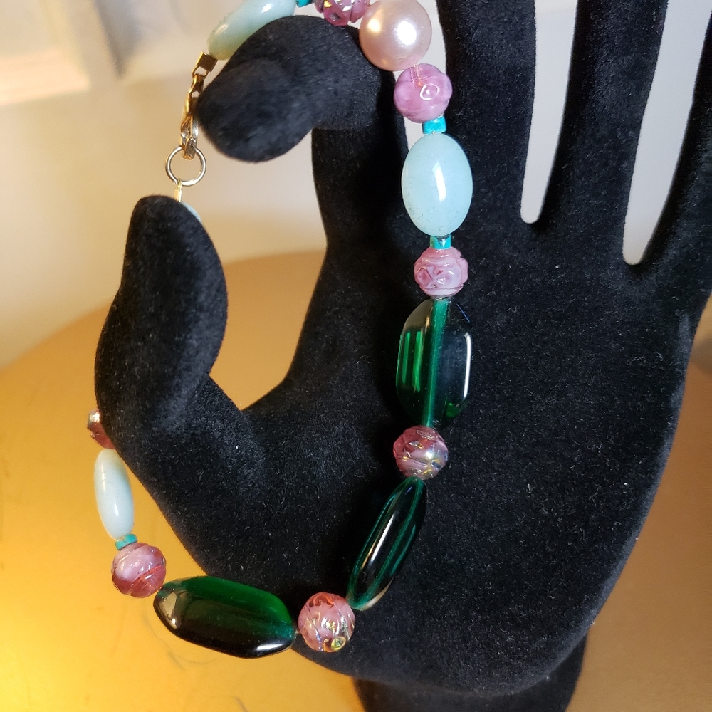 New 8.5" Glass & gemstone bracelet